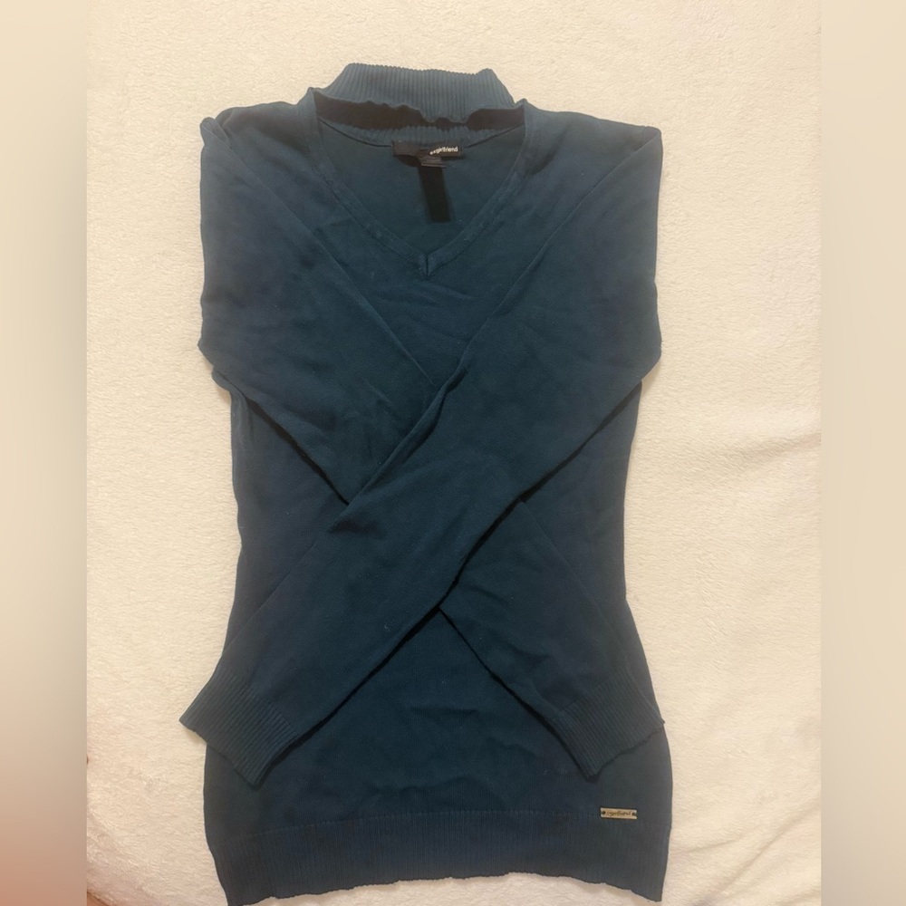 Elegant Teal V-Neck Sweater